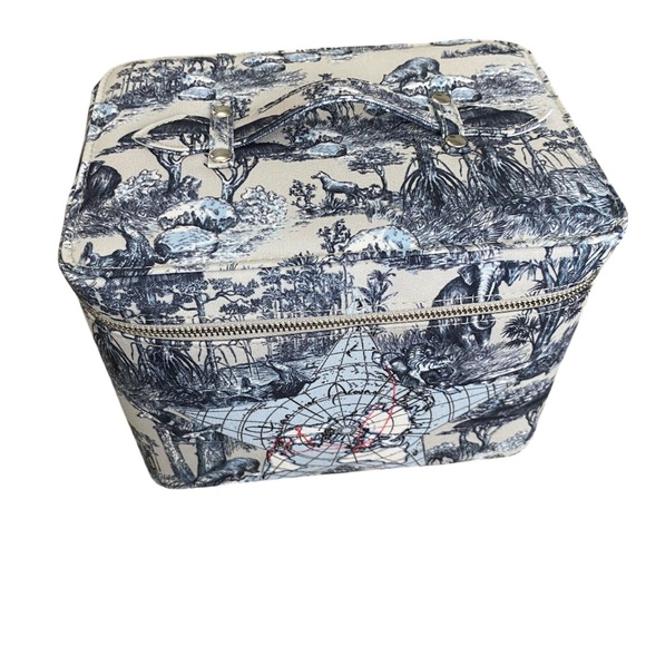 Dior Beauty Around the World Cosmetic Bag | Dior Travel Size Perfume & Skincare - Picture 2 of 9